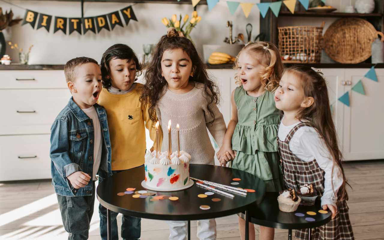 Deca proslavljaju rođendan